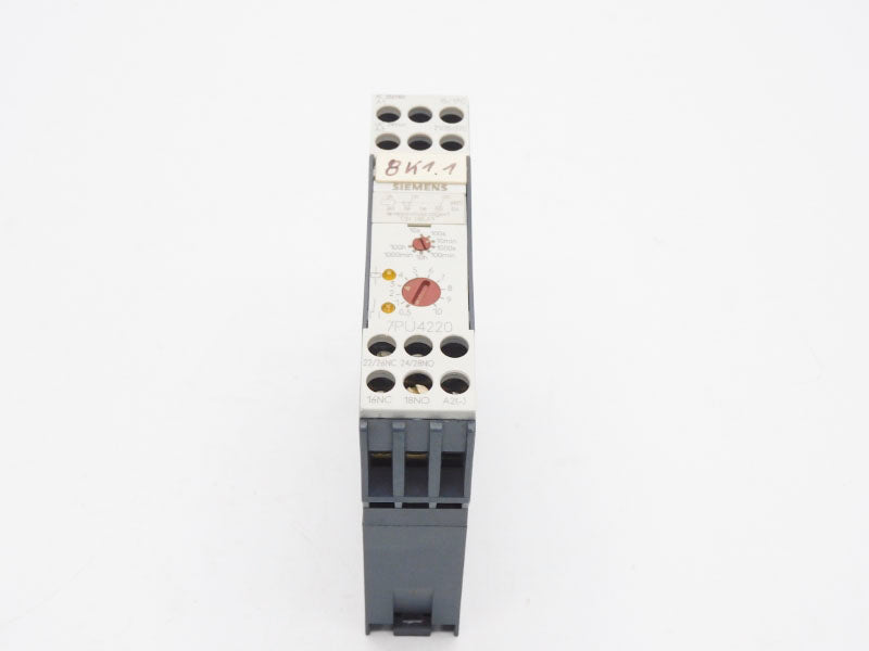 SIEMENS 7PU4220-2BN20 220/240VAC 3A 10S-100H UNMP
