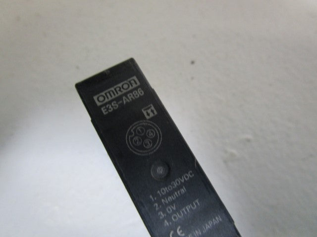OMRON SENSOR E3S-AR86 *USED*