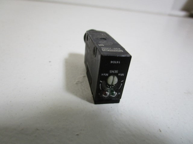 OMRON SENSOR E3S-AR86 *USED*