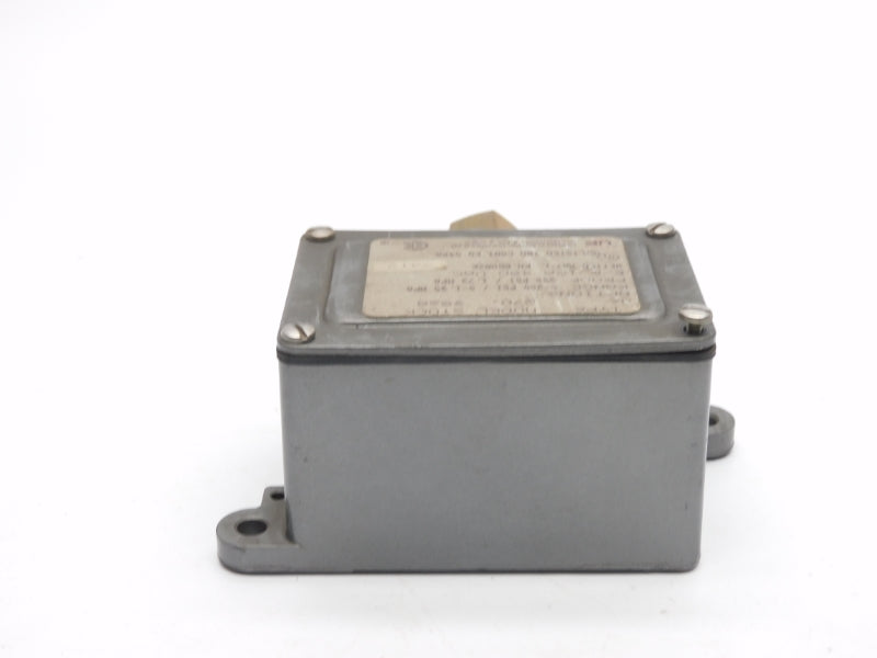 UNITED ELECTRIC J6-270 480VAC 15A 0-200PSI NSNP