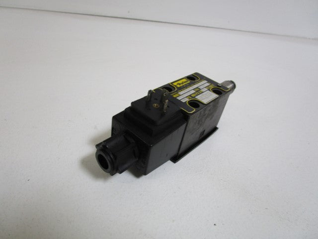 PARKER HYDRUALIC DIRECTIONAL VALVE D1VW4CNYWF-75 (AS PICTURED) *USED*