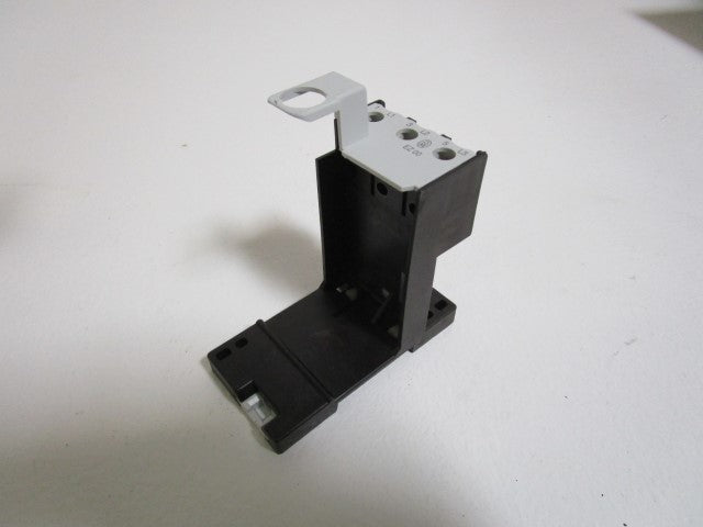 KLOCKNER MOELLER EZ00 OVERLOAD RELAY ACESSORY  * NEW NO BOX*