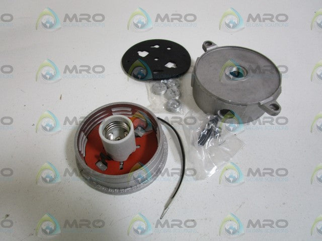 STONCO CEILING MOUNT ADAPTOR W/BOX VCXL11 *NEW IN BOX*