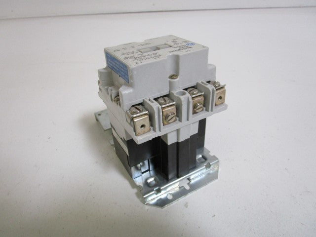 WESTINGHOUSE MOTOR STARTER SIZE 0 A200M0CAC (AS PICTURED) *USED*