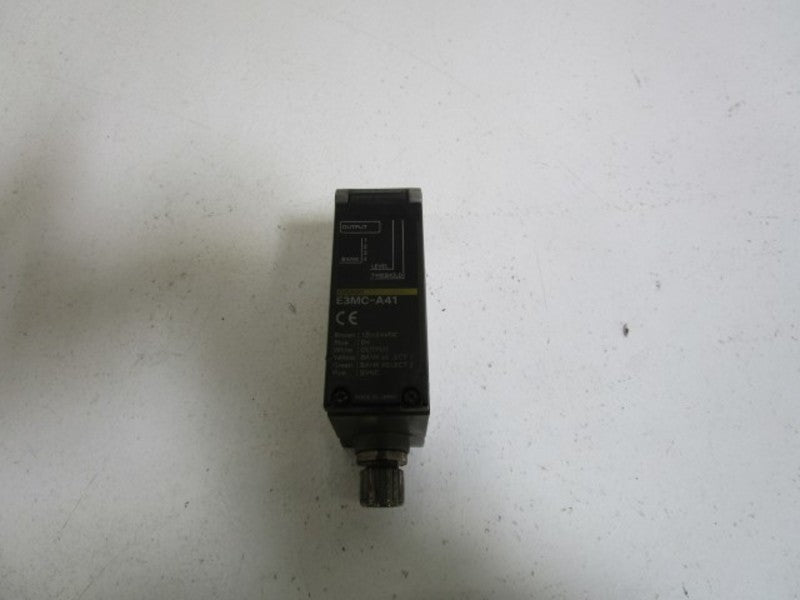 OMRON PHOTOELECTRIC SWITCH E3MC-A41 *USED*