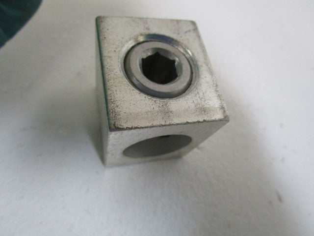 LOT OF 2 ILSCO LUG  D1807 *NEW NO BOX*