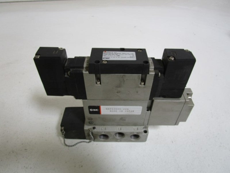 SMC VALVE NVFS3600-3F-03T W/ VVFS3000-22A *USED*