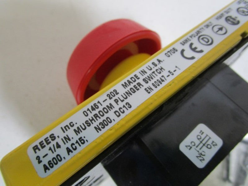 REES PUSHBUTTON 01461-202 *NEW IN BOX*