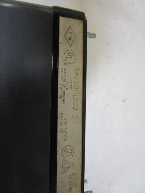 HONEYWELL FLAME SAFEGUARD RA890H1052 *USED*