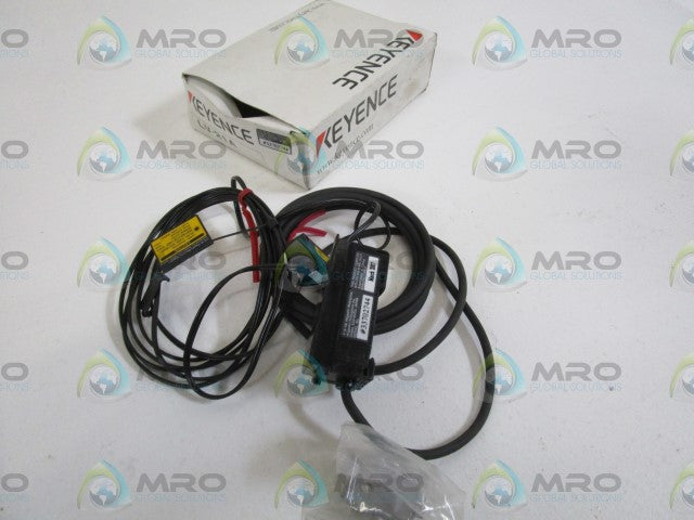 KEYENCE LASER SENSOR LV-H42 W/ LV-21A *NEW IN BOX*