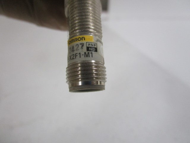 OMRON PROXIMITY SENSOR E2E-X2F1-M1 *USED*
