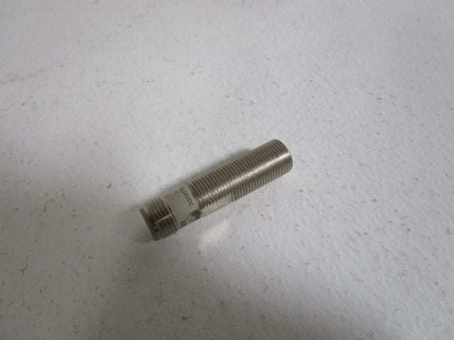 OMRON PROXIMITY SENSOR E2E-X2F1-M1 *USED*