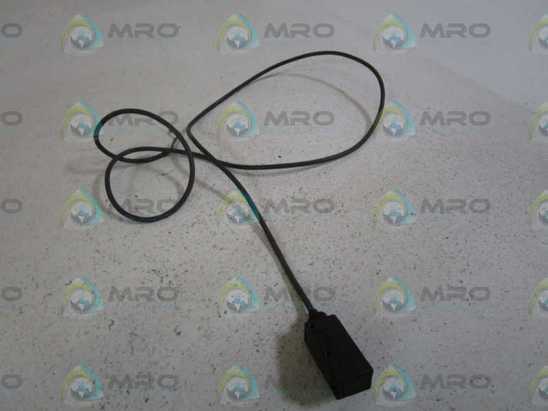 OMRON PHOTOELECTRIC SWITCH E3R-5L *USED*