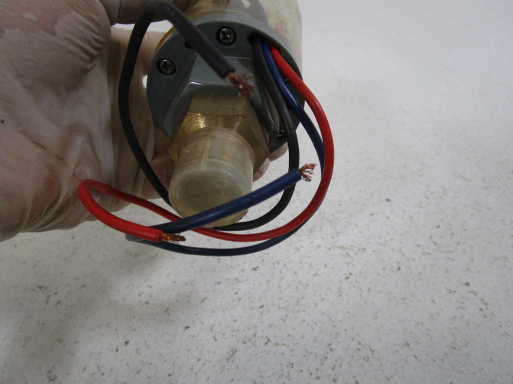 SANWA DENKI PRESSURE SWITCH SPS-8TP *USED*