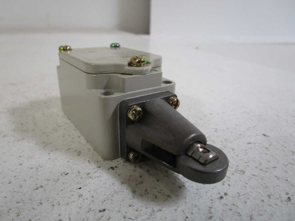 YAMATAKE LIMIT SWITCH 5LS1-J *NEW NO BOX*
