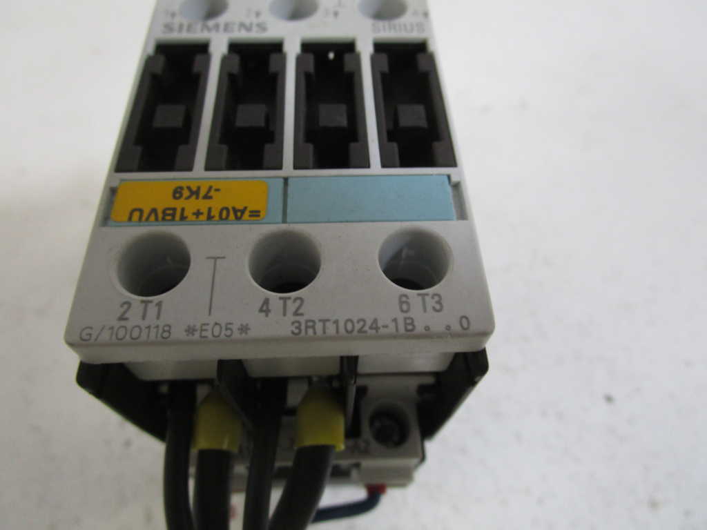 SIEMENS DC 24V CONTACTOR 3RT1024-1B..0 *USED*
