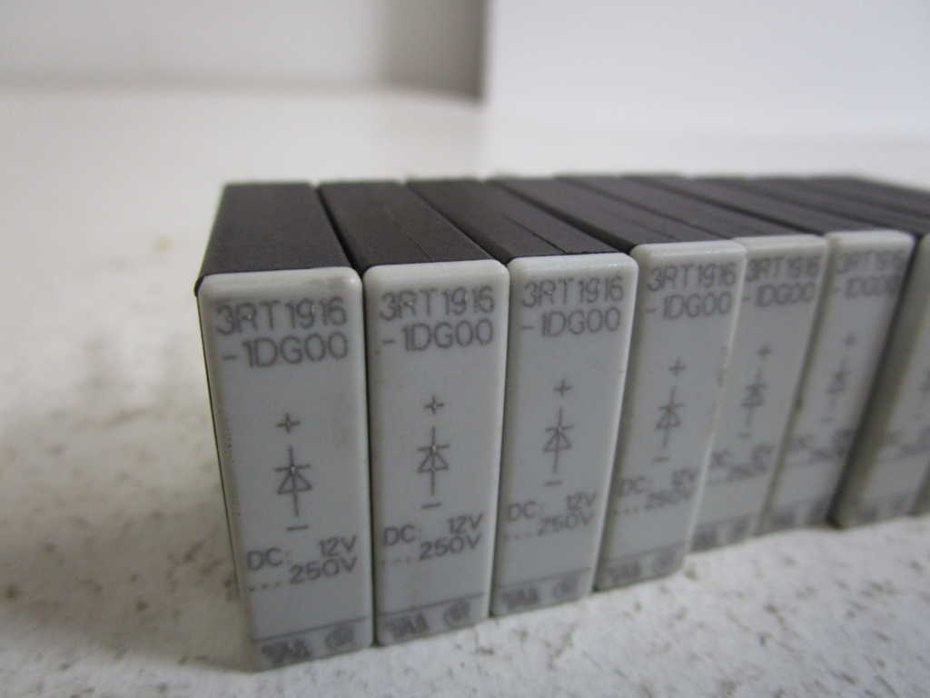 LOT OF 9 SIEMENS ACCESSORY DIODE 3RT1916-1DG00 *USED*