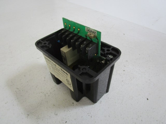PINNACLE RELAY DOUBLE THROW UL-101-2P-DC *USED*