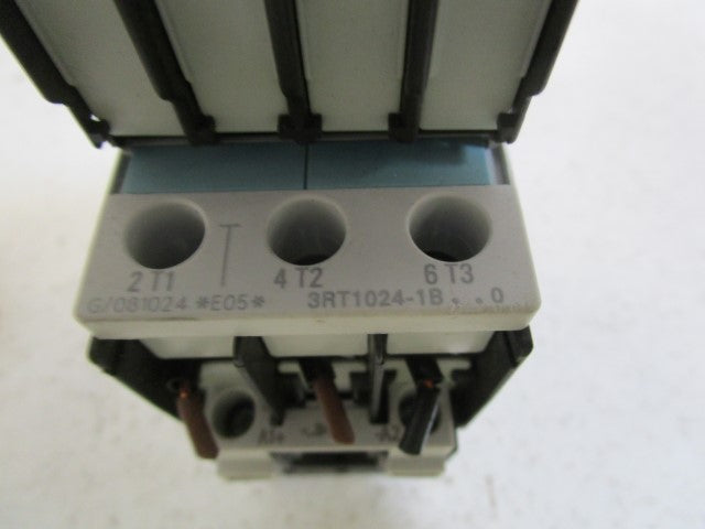 SIEMENS CONTACTOR DC24V 3RT1024-1B..0 W/ 3RH1921-1FA22 *USED*
