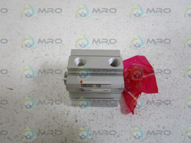 SMC CYLINDER CDQ2A32-15D *NEW NO BOX*