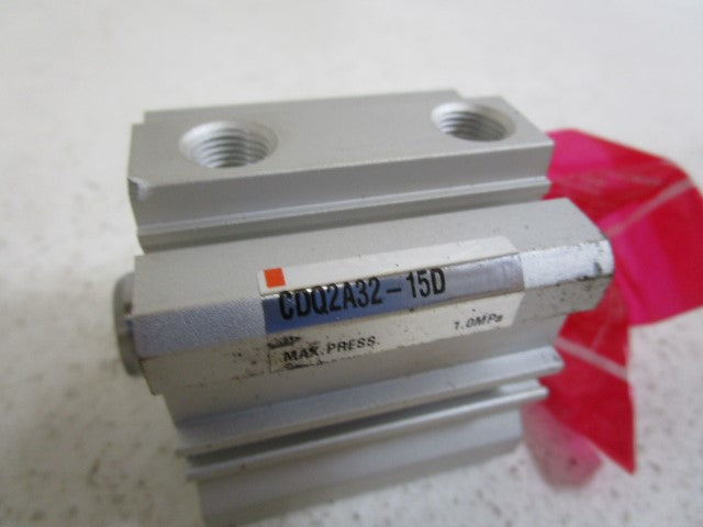 SMC CYLINDER CDQ2A32-15D *NEW NO BOX*