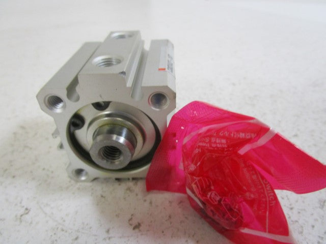 SMC CYLINDER CDQ2A32-15D *NEW NO BOX*