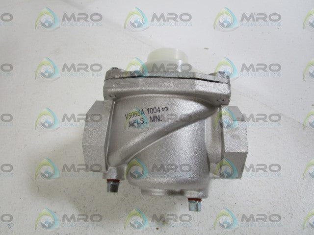HONEYWELL INDUSTRIAL GAS VALVE V5055A1004 *NEW IN BOX*