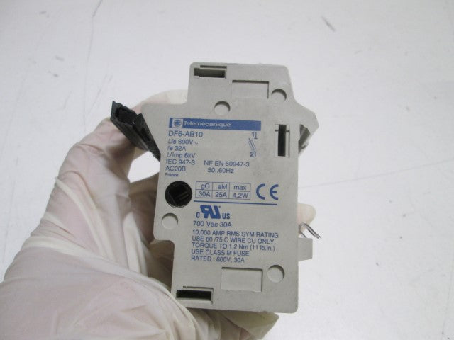 TELEMACANIQUE DF6-AB10 FUSE HOLDER *USED*