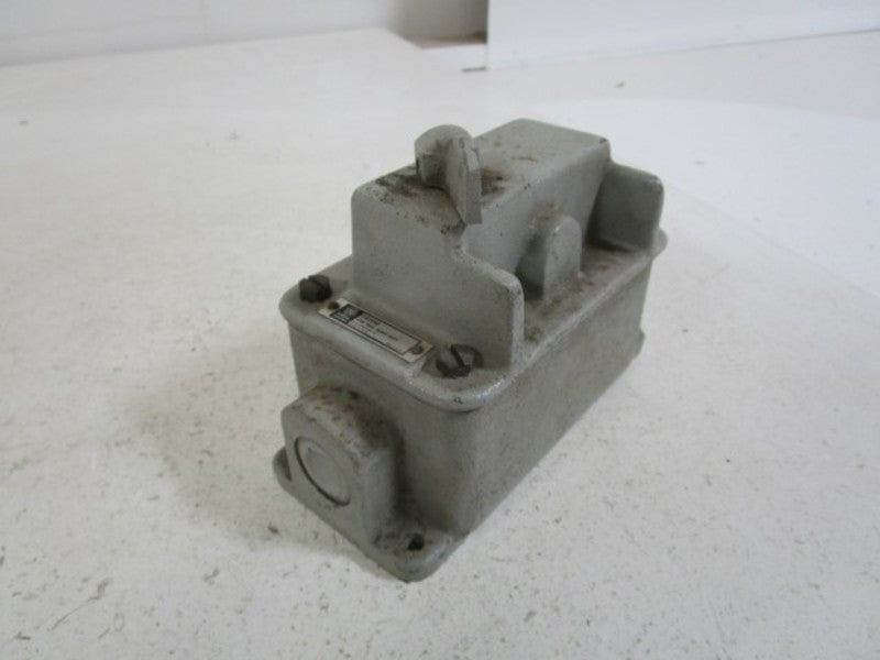 GENERAL ELECTRIC STATION PUSHBUTTON CR2940AJ201C (RUST) *USED*