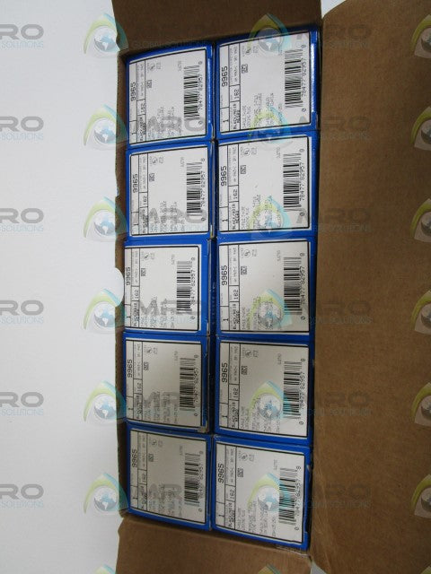LOT OF 10 LEVITON LOCKING PLUG 9965 *NEW IN BOX*