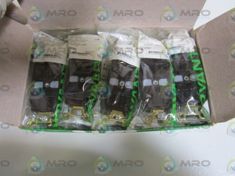 LOT OF 10 BRYANT DUPLEX RECEPTACLE BRY5262 *NEW IN BOX*