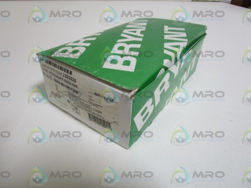 LOT OF 10 BRYANT DUPLEX RECEPTACLE BRY5262 *NEW IN BOX*
