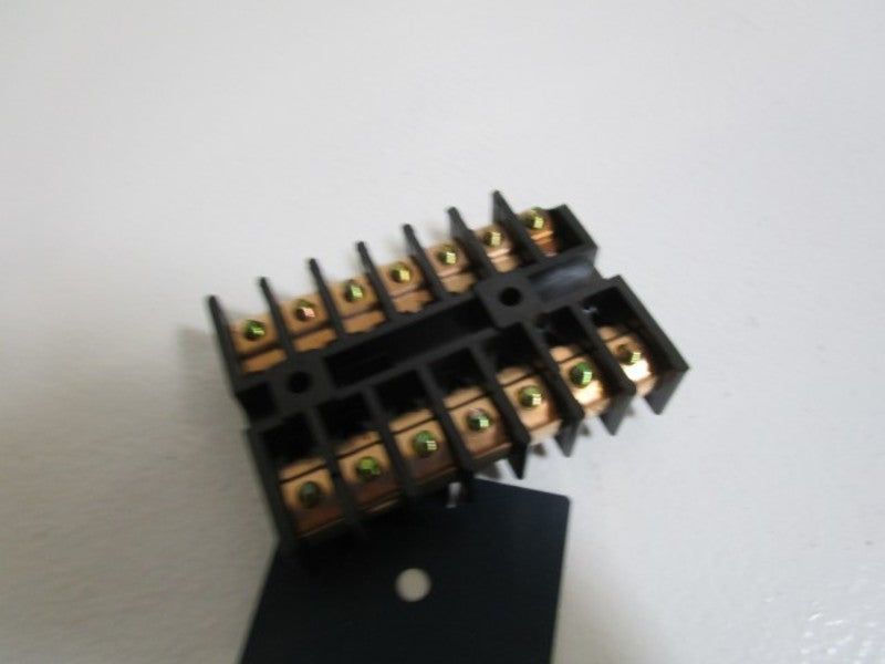 STRUTHERS-DUNN 33377 RELAY SOCKET *NEW IN BOX*