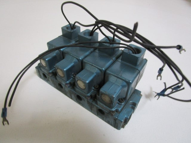 LOT OF 4 MAC VALVE 257B-111CAAA *USED *