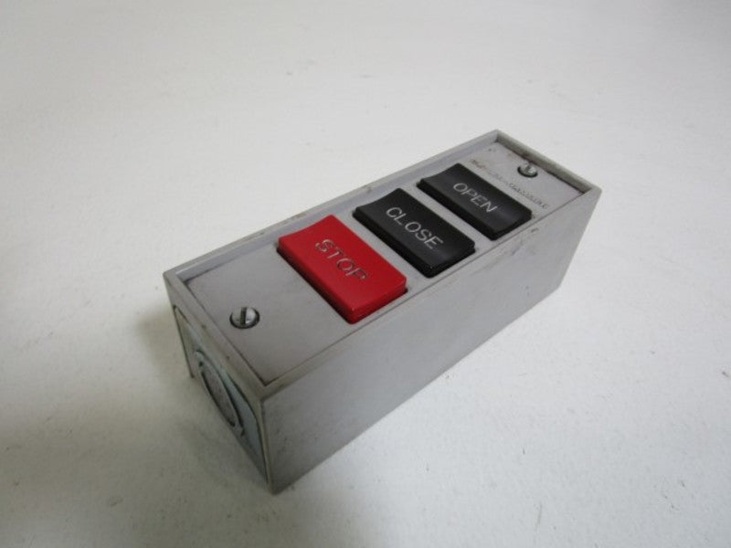 CUTLER-HAMMER PUSHBUTTON STATION H5303  UNMP