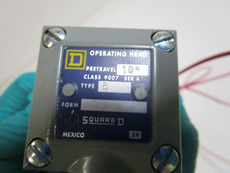 SQUARE D LIMIT SWITCH 9007C52B2 (AS PICTURED) *USED*