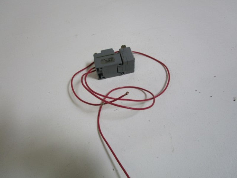 SQUARE D LIMIT SWITCH 9007C52B2 (AS PICTURED) *USED*