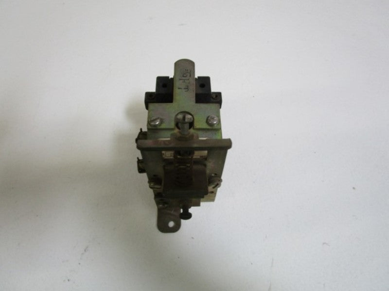 GENERAL ELECTRIC RELAY IC2820D300B11 *USED*