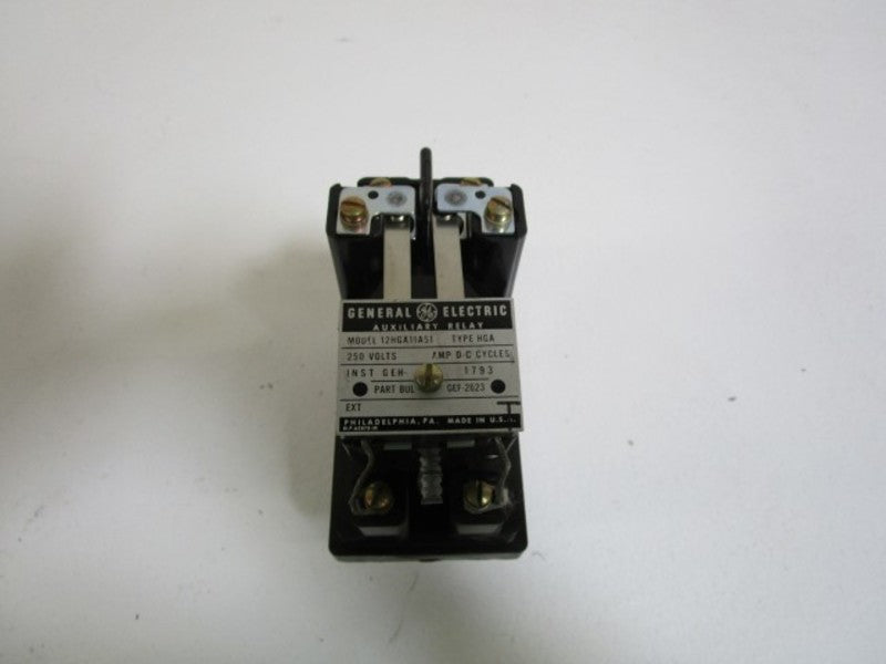 GENERAL ELECTRIC AUXILIARY RELAY 12HGA11A51  UNMP