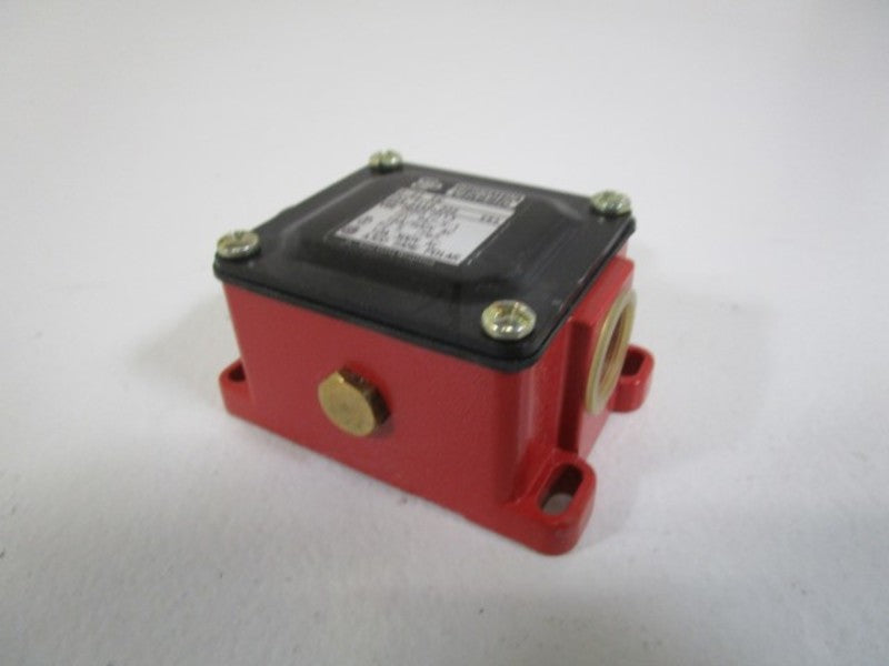 BERNSTEIN D-V1RW LIMIT SWITCH 604-1118-008  NSNP