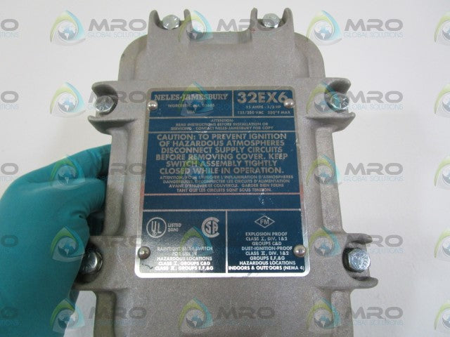NELES-JAMESBURY SNAP SWITCH EXPLOSION PROOF 32EX6 (AS PICTURED) *NEW NO BOX*