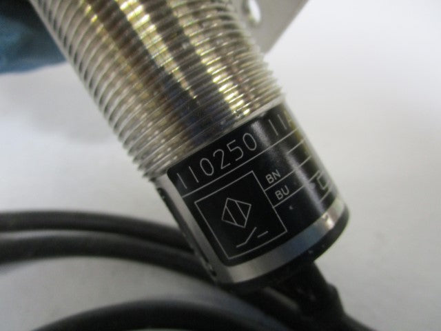 IFM EFECTOR II0250 INDUCTIVE PROXIMITY SENSOR *NEW NO BOX*