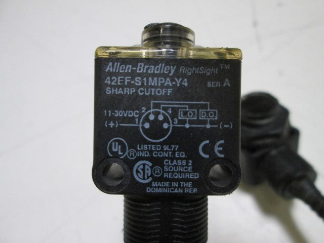 LOT OF 2 ALLEN BRADLEY PHOTOELECTRIC SENSOR 42EF-S1MPA-Y4 SER. A *USED*
