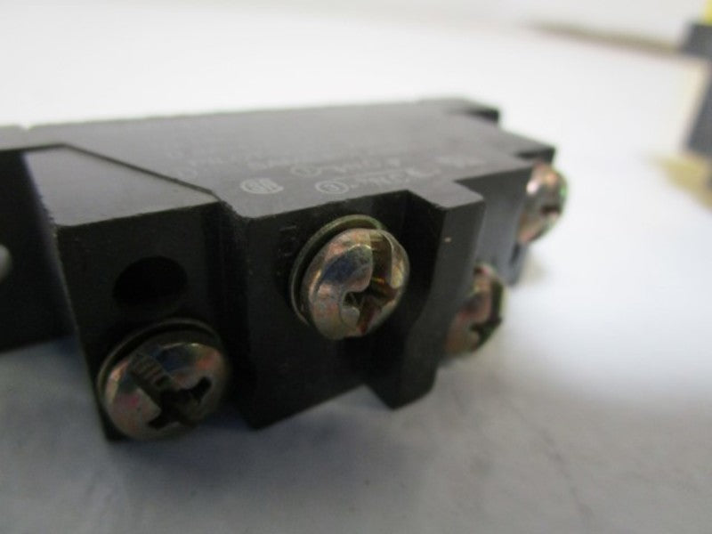 MICROSWITCH BASIC SWITCH 3MN19 *NEW NO BOX*