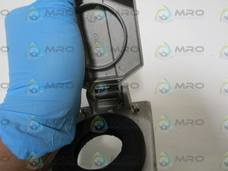 CROUSE-HINDS RECEPTACLE COVER 0401127  NSNP