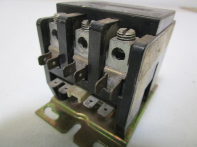 SYLVANIA 120V CONTACTOR A77-309046A-1 *USED*