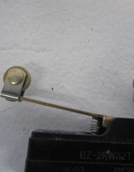 MICRO SWITCH BZ-2RW82T LIMIT SWITCH *NEW NO BOX*