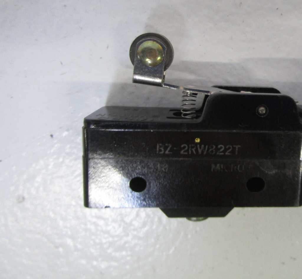 MICROSWITCH BZ-2RW822T LIMIT SWITCH *NEW NO BOX*