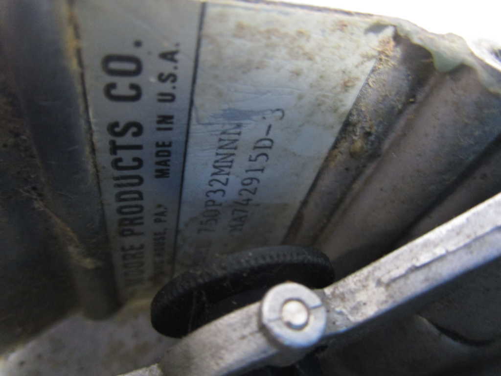 MOORE 750P32MNNN VALVE POSITIONER (AS PICTURED) *USED*