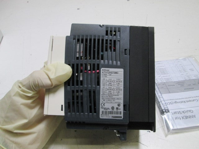 SCHNEIDER ELECTRIC AC SPEED DRIVE ATV12H075M3 *NEW IN BOX*